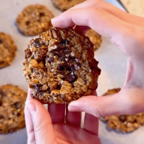 GLUTEN-FREE AND REFINED SUGAR-FREE OAT COOKIES