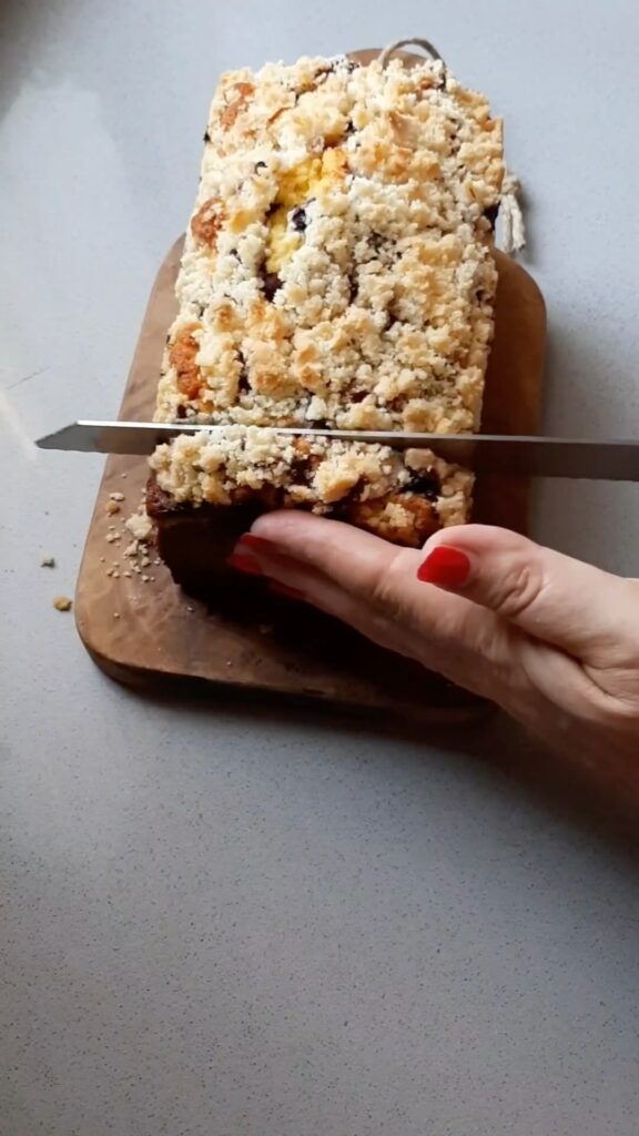 Blueberry and Crumble Pound Cake