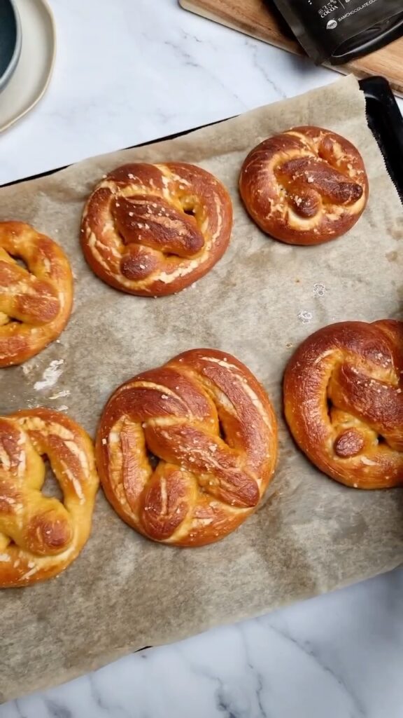 Large Pretzels and Milk Chocolate Topping Bam