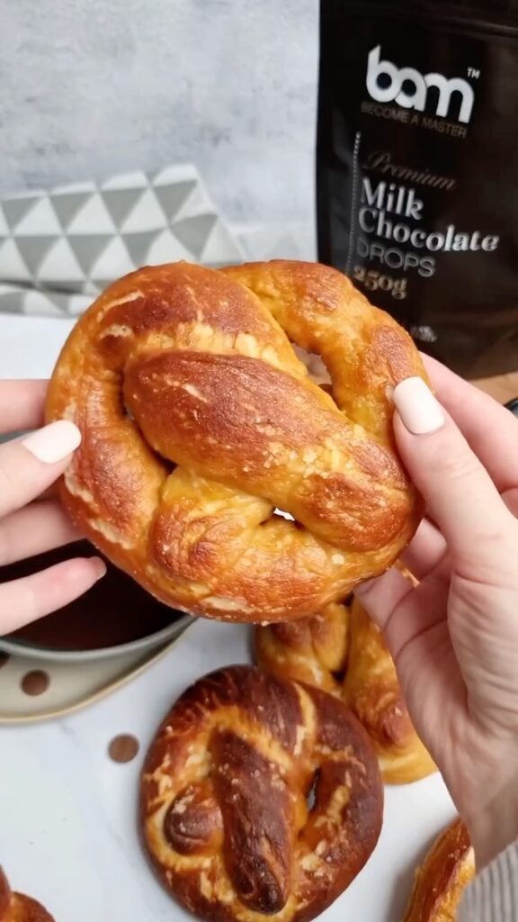 Large Pretzels and Milk Chocolate Topping Bam