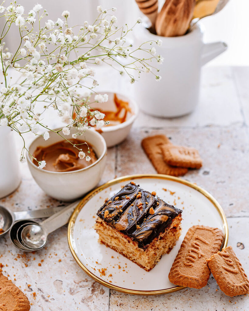 Chocolate Cream Biscoff Cake Recipe