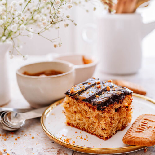 Chocolate Cream Biscoff Cake Recipe