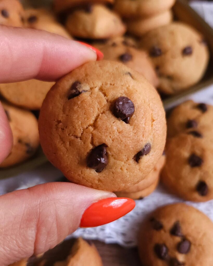 Crunchy Mini-Chocolate Chip Cookies Recipe