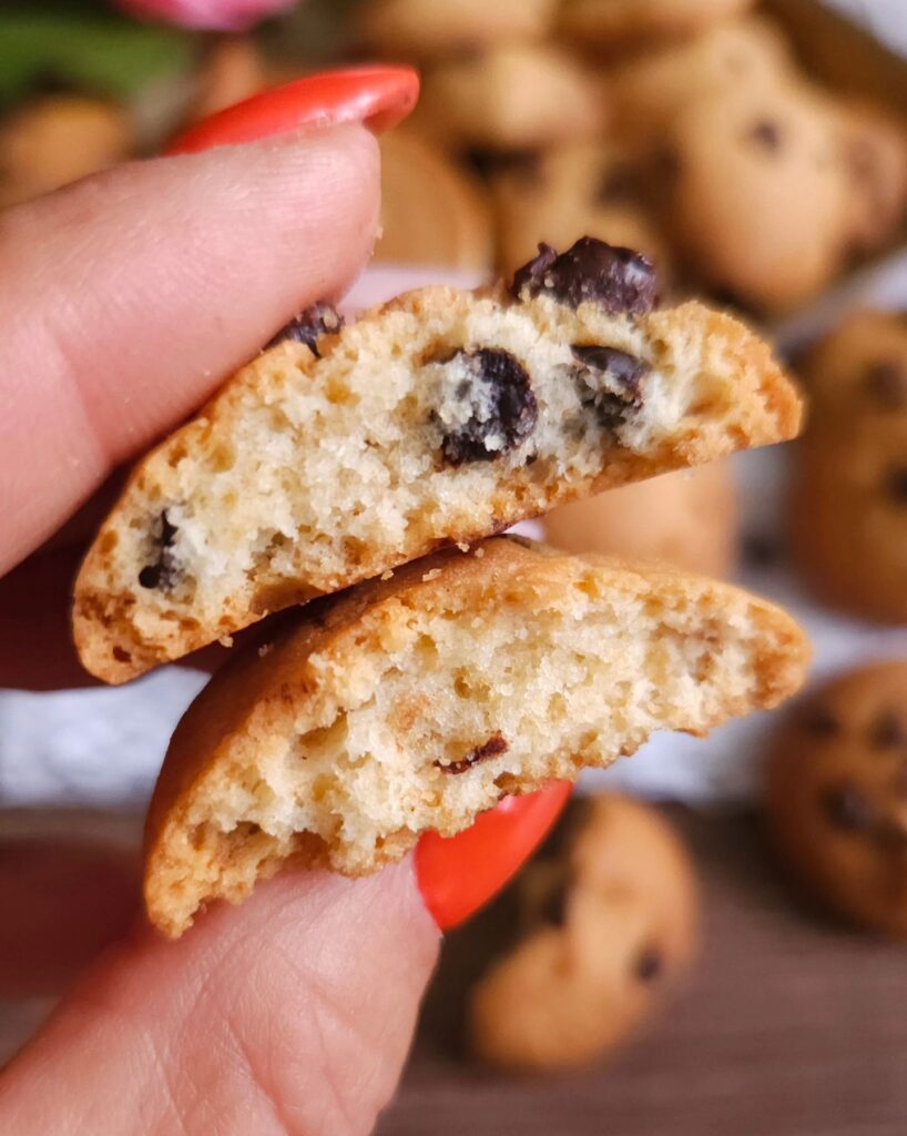 Crunchy Mini-Chocolate Chip Cookies Recipe