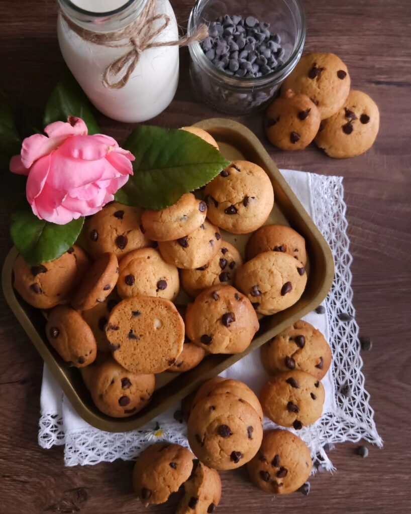 Crunchy Mini-Chocolate Chip Cookies Recipe