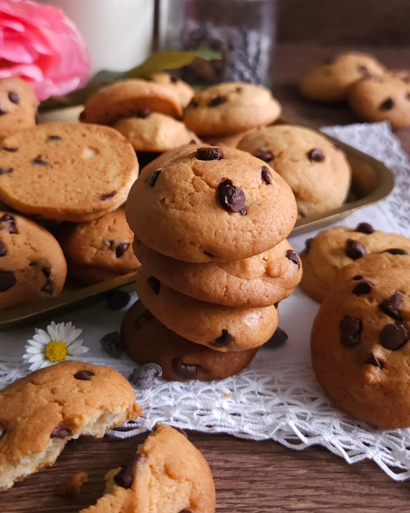 Crunchy Mini-Chocolate Chip Cookies Recipe