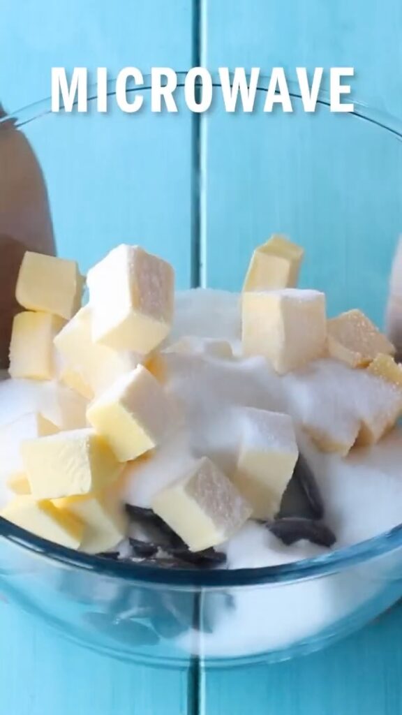 How to make Oreo Fudge Brownie Pizza