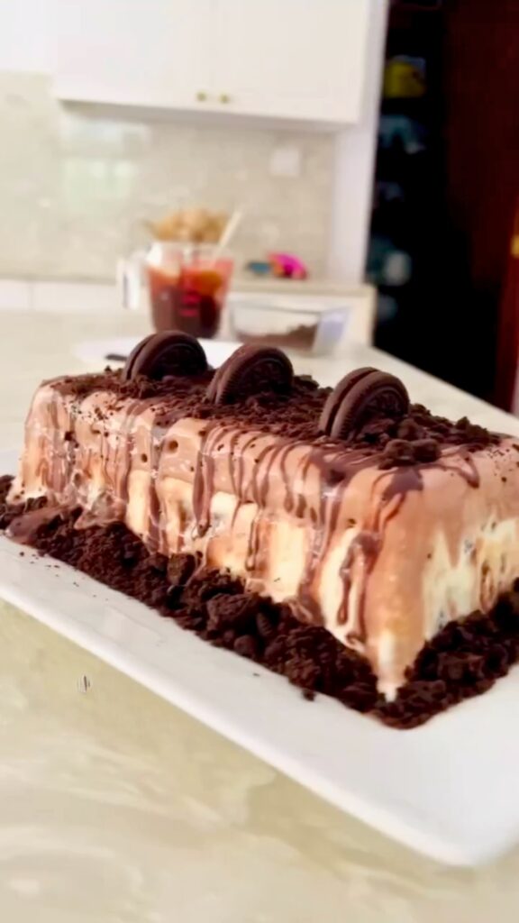 Most Perfect Oreo Fudge Ice Cream Cake Recipe