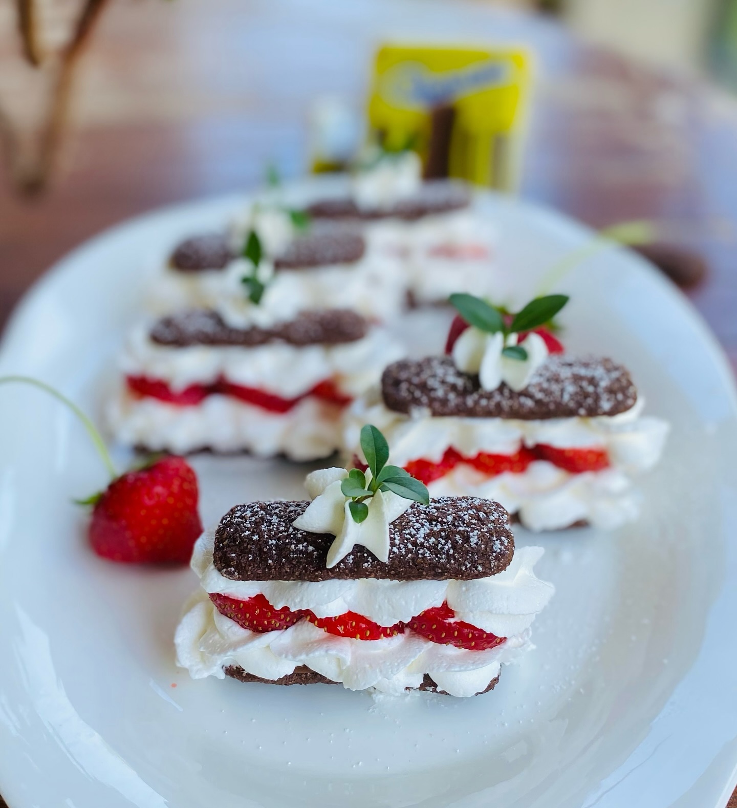 Nutella And Strawberry Pavesini Treats