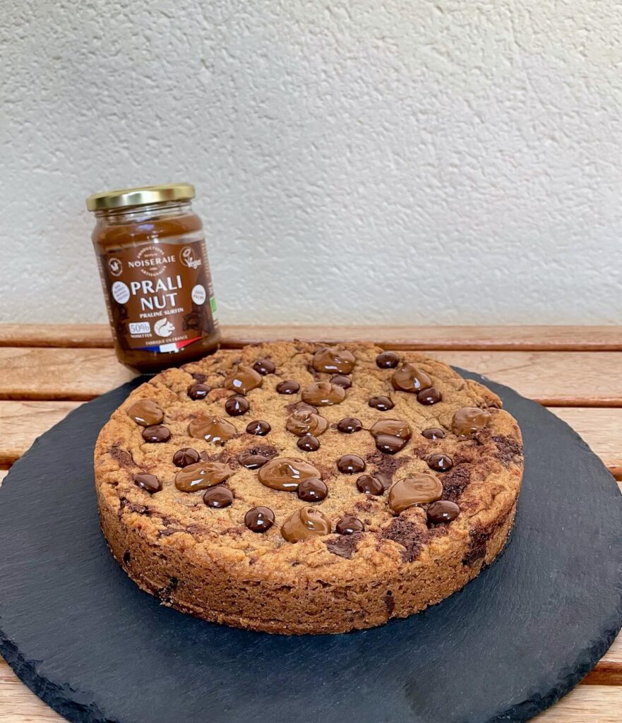 Praline Chocolate Chip Cookie Cake