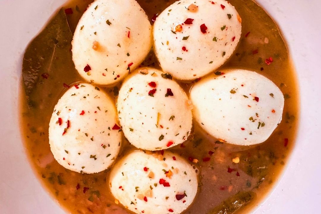 Viral TikTok Egg Boil | Sweet & Spicy Broth-Soaked Eggs | High-Protein, Low-Carb, Cozy Brothy Eggs