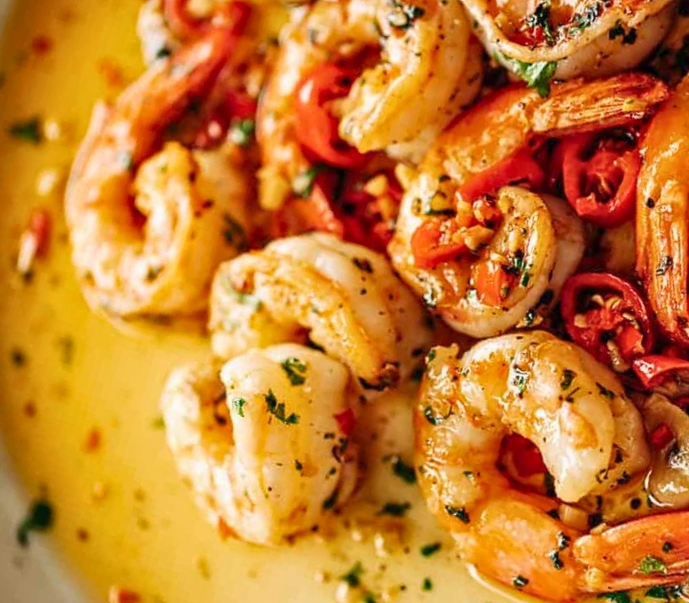 Low-Carb Garlic Chili Butter Shrimp 🍤 | Spicy, 15-Minute Dinner (Great with Rice or Pasta)