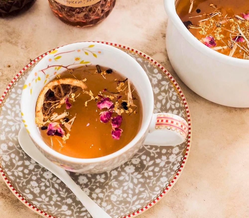 Skin-Glowing Rose Elderflower Tea 🌸 | Floral Green Tea Blend for Immunity & Brain Fog Relief