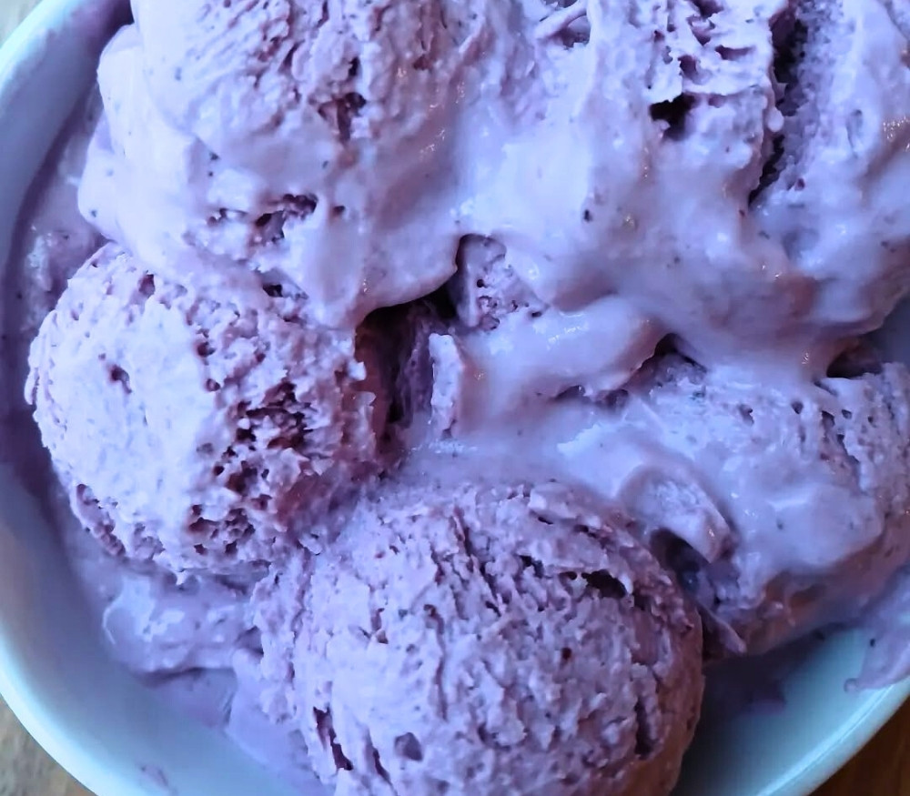 Keto Blueberry Yogurt Ice Cream 🍨 | Low-Carb, Sugar-Free & Extra Creamy
