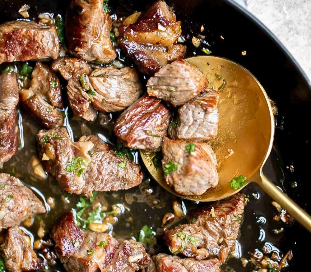 Keto Garlic Butter Steak Bites 🧄🥩 | Low-Carb, Juicy, One-Pan Ribeye in 15 Minutes