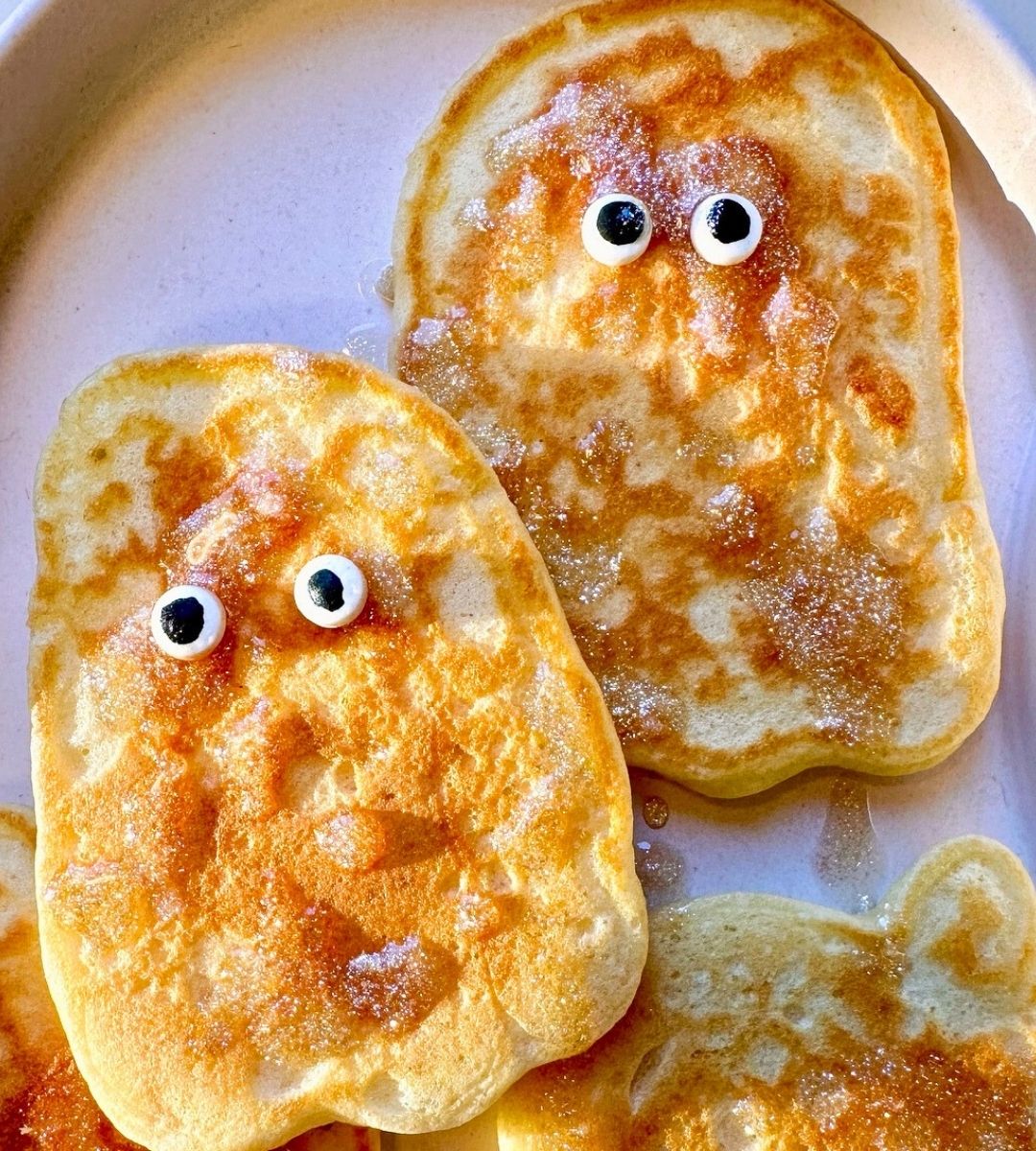 Spooky Ghost Pancakes 👻 with Greek Yogurt | Fun, Fluffy & Kid-Friendly