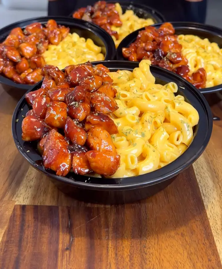 High-Protein Honey BBQ Chicken Mac and Cheese (Meal-Prep Friendly)