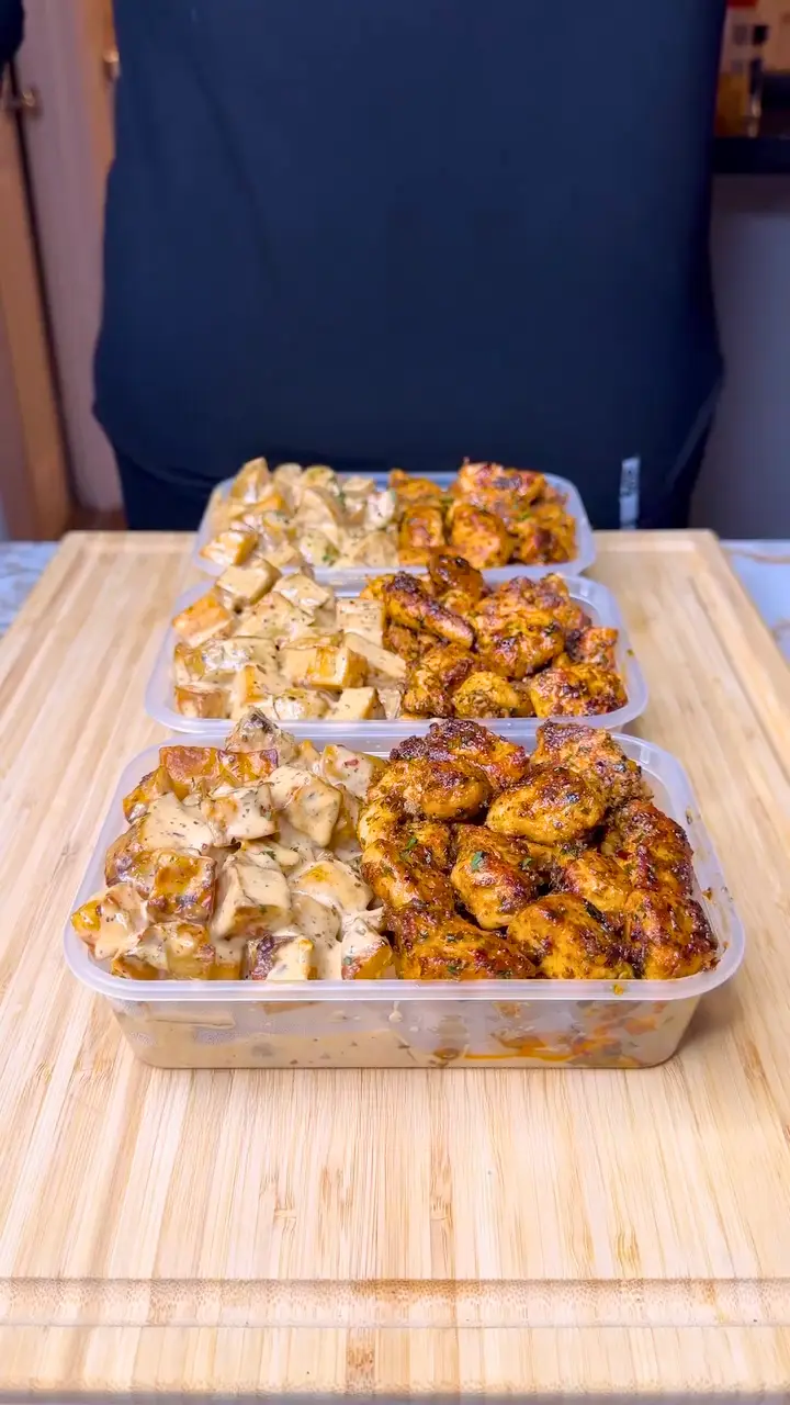 High-Protein Garlic Butter Chicken with Creamy Herb Potatoes (Meal Prep Friendly)