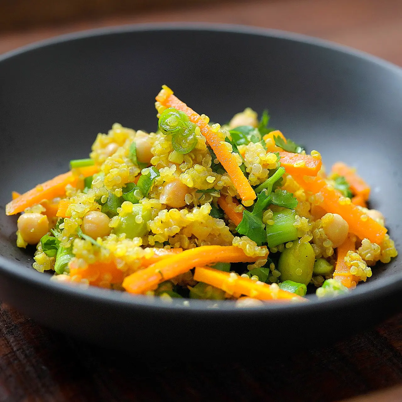Curry Quinoa Chickpea Bowl (One-Pan, High-Protein, Weeknight Friendly)