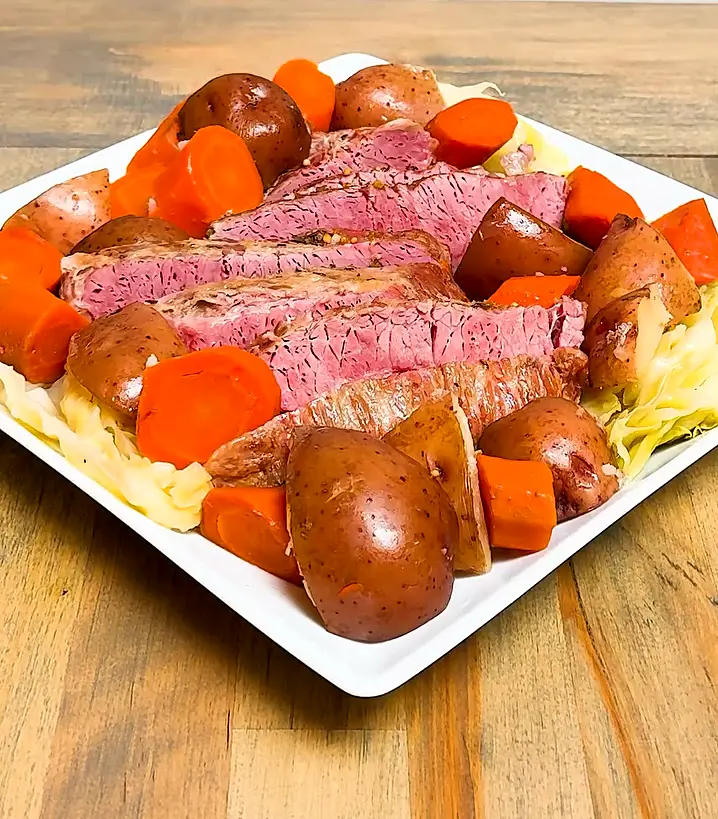 Slow Cooker Corned Beef and Cabbage with Potatoes and Carrots (Easy Crockpot Dinner)
