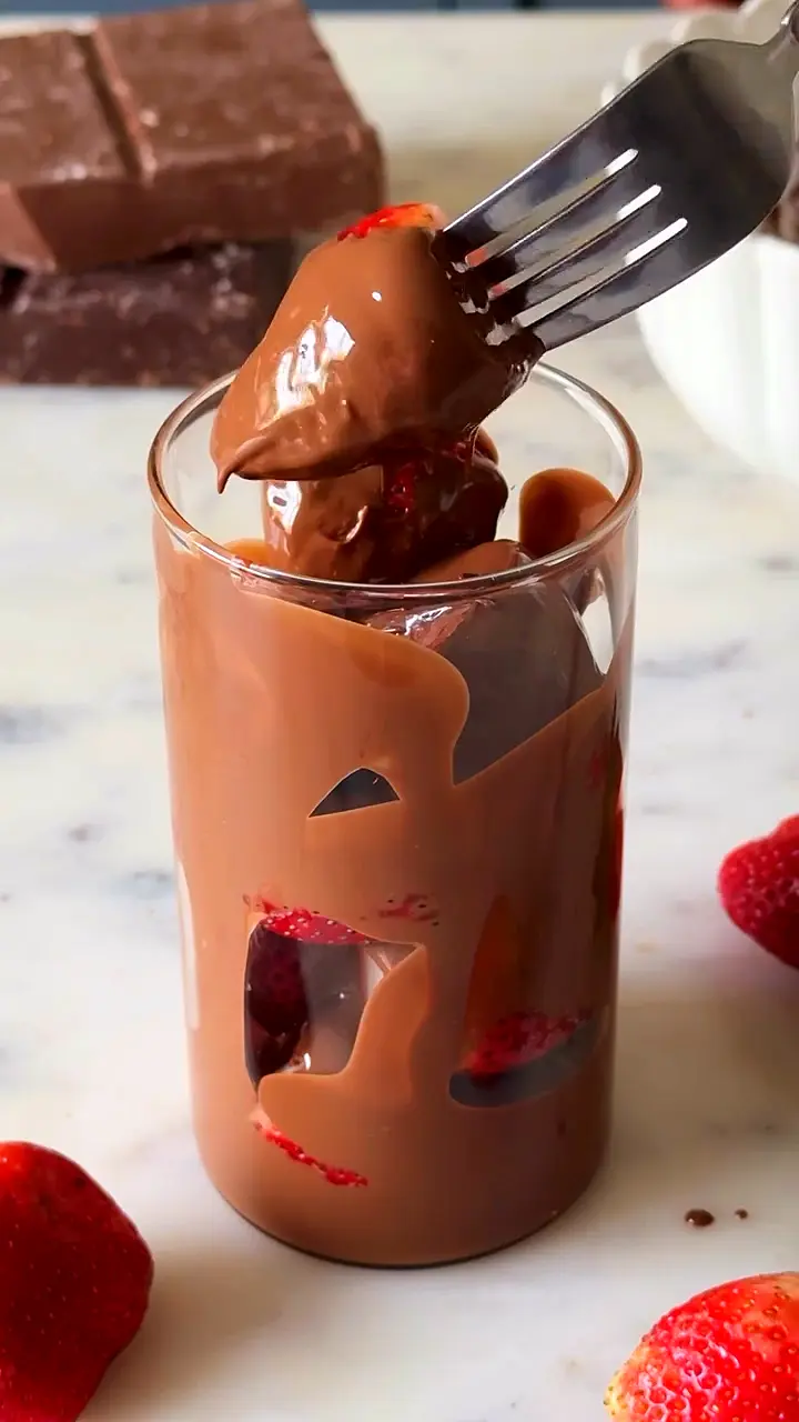 Chocolate Covered Strawberries Recipe (Easy, Glossy, Bakery-Style at Home)